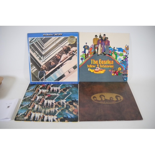 105 - The Beatles yellow submarine PCS 7070 Record looks in excellent condition record codes are  YEX .715... 