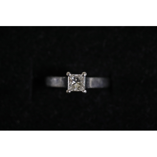 115 - A 0.4-0.5 Princess cut solitaire Diamond ring set in 18ct white gold, ring size K