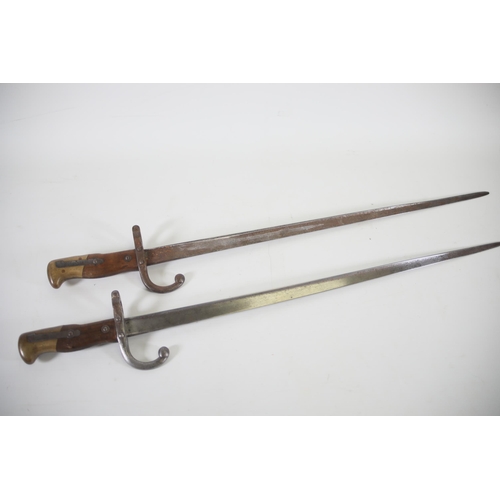 13 - 2 French Pre World War 1 bayonets, Circa 1877, 25