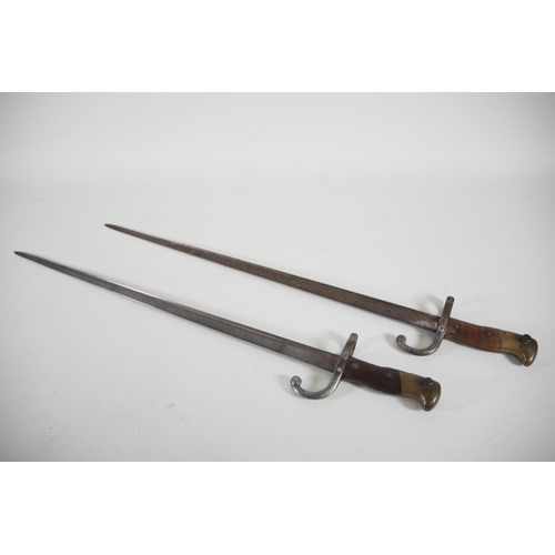 13 - 2 French Pre World War 1 bayonets, Circa 1877, 25