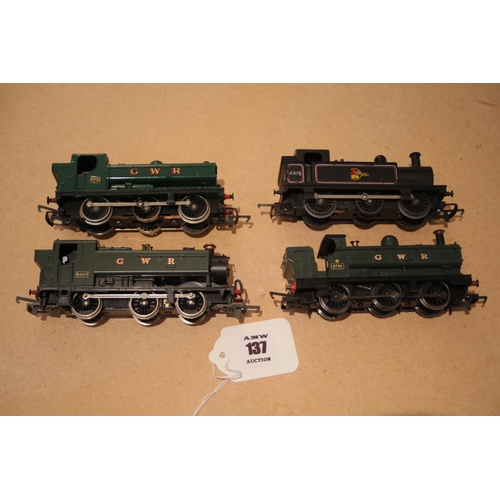 137 - 4 Panier tank locomotives 1 Lima Italy 1 is a triang R.52 1 Hornby and the other is believed to be t... 