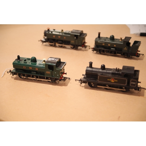 137 - 4 Panier tank locomotives 1 Lima Italy 1 is a triang R.52 1 Hornby and the other is believed to be t... 