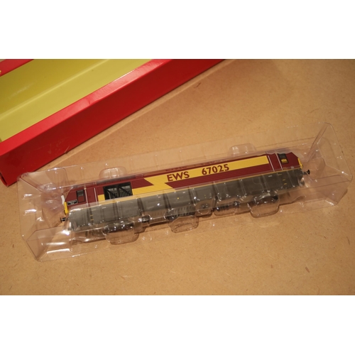 140 - Western Star Hornby Locomotive EWS 67025 boxed and was sealed unsealed for photography then put back... 