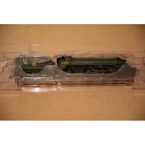 141 - Hornby 61631 British railway 4/6/0 class B17/2 serlby hall weathered edition OO Gauge Locomotive sti... 