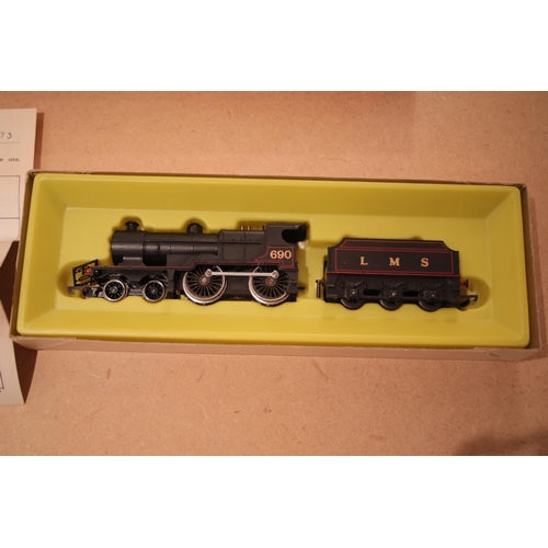 142 - Hornby Railways LMS 440 class 2p fowler locomotive this locomotive has a broken step where the drive... 