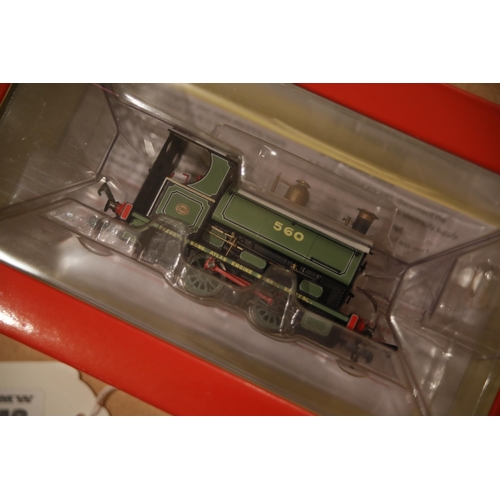 143 - 2 Locomotives 1 Hornby works peckett W4 560 0-4-0 boxed as new R3615 and 1 atlas made in Italy shunt... 