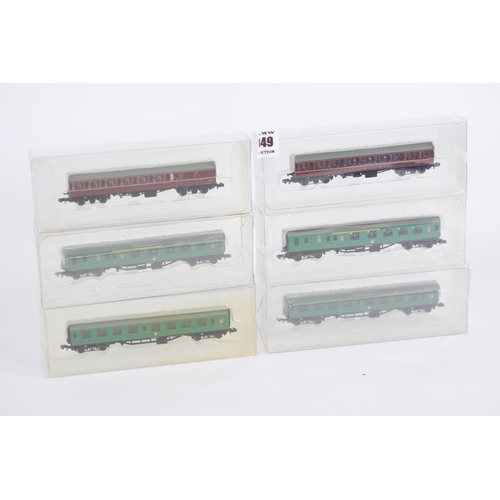 149 - 6 Grafar Train Carriages in boxed n gauge