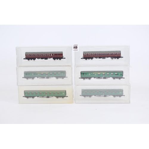 149 - 6 Grafar Train Carriages in boxed n gauge