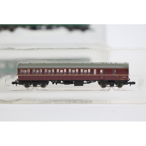 149 - 6 Grafar Train Carriages in boxed n gauge