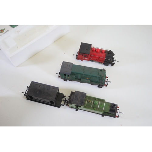 152 - Hornby Lner 8477 and R.156 B.R class 08 0 - 6 -0 Diesel electric shunter boxed  + a life like trains... 