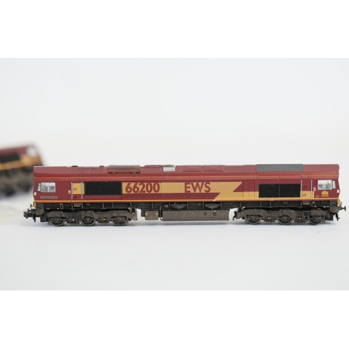 154 - 3 Bachman locomotives numbers are 66135 EWS 66200 EWS 66138 EWS and the dapol one is 66222 all do no... 