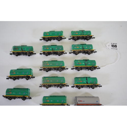 159 - 15 Bachmann BP Oil containers 3 and Peco containers N gauge all unboxed look to be in good order