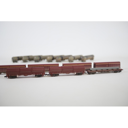 160 - Selection of Bachmann Goods transport Carriages and Grafar Bp tankers 17 in total ALL N gauge The gr... 