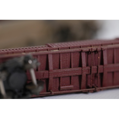 160 - Selection of Bachmann Goods transport Carriages and Grafar Bp tankers 17 in total ALL N gauge The gr... 