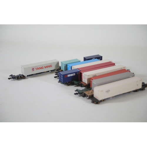 171 - 18 N gauge Goods transport Container wagons made by Bachmann Dapol and piccolo all look to be in goo... 