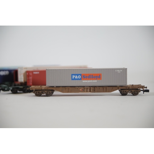 171 - 18 N gauge Goods transport Container wagons made by Bachmann Dapol and piccolo all look to be in goo... 