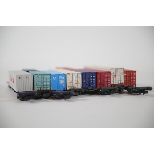 171 - 18 N gauge Goods transport Container wagons made by Bachmann Dapol and piccolo all look to be in goo... 