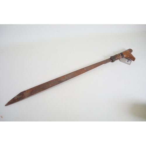 214 - Antique Dayak Sword - Mandau (19th century) Head-hunter sword. Blade needs a clean otherwise in grea... 