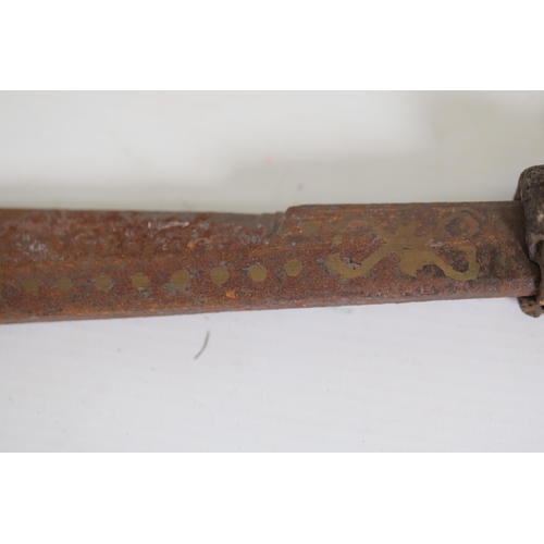 214 - Antique Dayak Sword - Mandau (19th century) Head-hunter sword. Blade needs a clean otherwise in grea... 