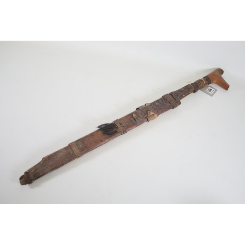 214 - Antique Dayak Sword - Mandau (19th century) Head-hunter sword. Blade needs a clean otherwise in grea... 