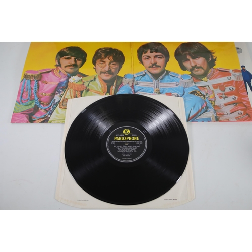 233 - The Beatles, Sgt Peppers Lonely Hearts club band, PCS7027, VGC. The Beatles, 