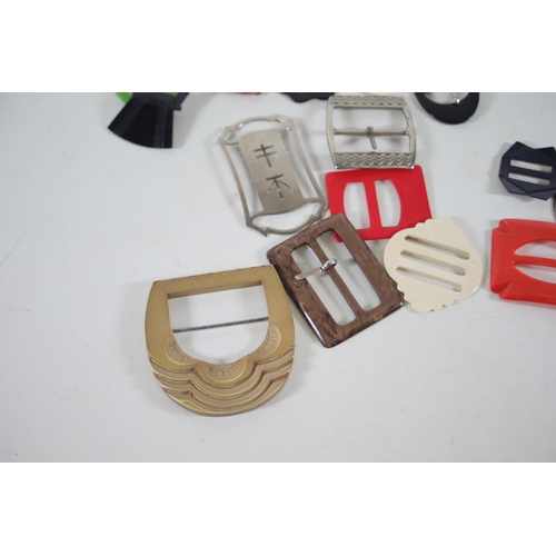 54 - Lovely collection of vintage and retro shoe buckles and belt buckles.