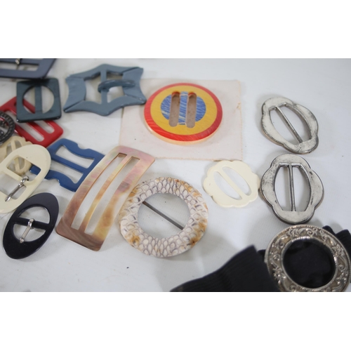 54 - Lovely collection of vintage and retro shoe buckles and belt buckles.