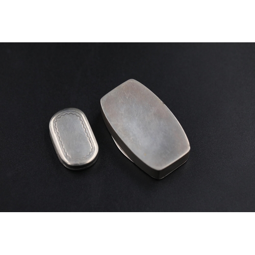 85 - 3x Silver pill boxes 1 is a Vinaigrette unfortunately has a broken hinge and missing its grill  mark... 