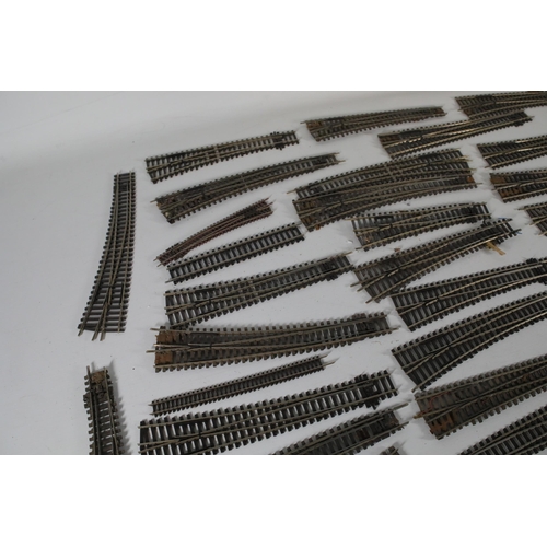 103 - Selection of oo gauge used track points and cross sections.