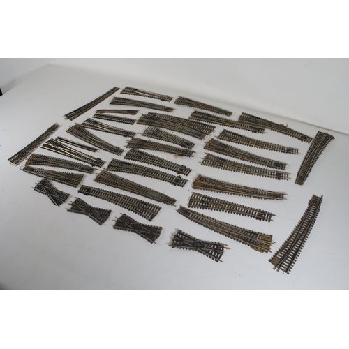 103 - Selection of oo gauge used track points and cross sections.