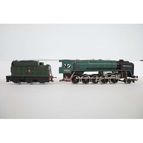 104 - Hornby Evening Star OO Gauge Locomotive, 8 goods wagons, track and points  loco shed and transformer... 