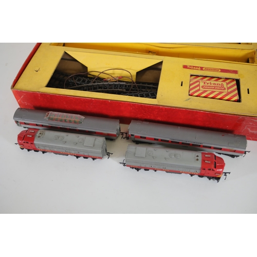 105 - Triang Railways Electric model Railroad R3HK, complete box set, built by Rovex models possibly 1960s... 