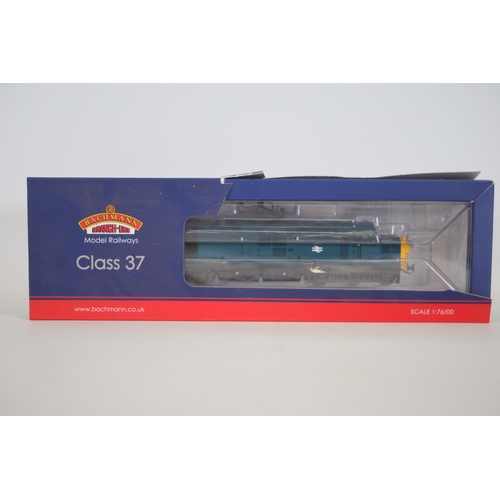 108 - Bachman 00 gauge 32 781b Class 37 Diesel. British Rail Boxed Blue, box is as found, but engine in ex... 