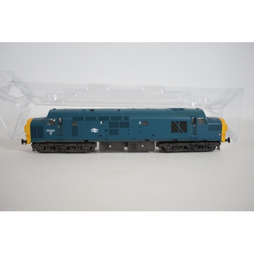 108 - Bachman 00 gauge 32 781b Class 37 Diesel. British Rail Boxed Blue, box is as found, but engine in ex... 