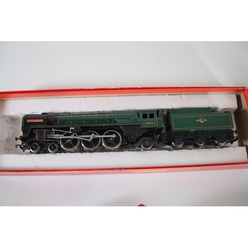 113 - 1 Hornby Britannia Oliver Cromwell Boxed Locomotive in working order. 2 Locomotives Panier Tankers b... 