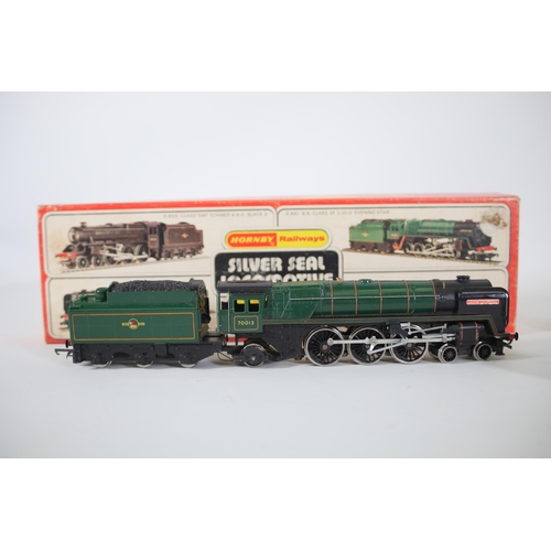 113 - 1 Hornby Britannia Oliver Cromwell Boxed Locomotive in working order. 2 Locomotives Panier Tankers b... 