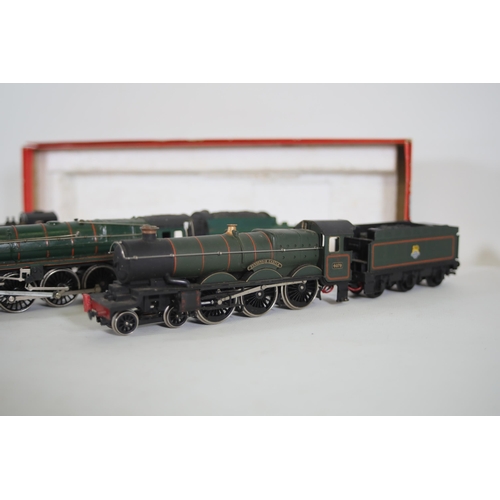 113 - 1 Hornby Britannia Oliver Cromwell Boxed Locomotive in working order. 2 Locomotives Panier Tankers b... 