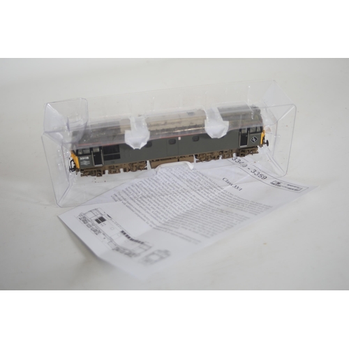 117 - Heljan Class 33/1 33116 box code 33571 Diesel Locomotive OO Gauge in engineers grey, both train and ... 