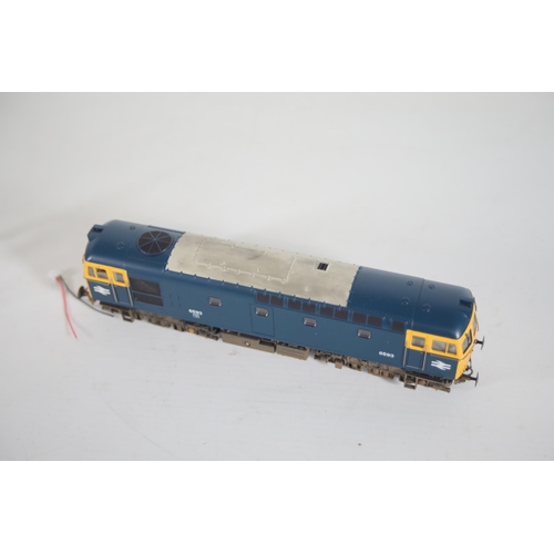 118 - Heljan class 33 2 6593 in blue with yellow ends, Diesel Locomotive OO Gauge, excellent used conditio... 