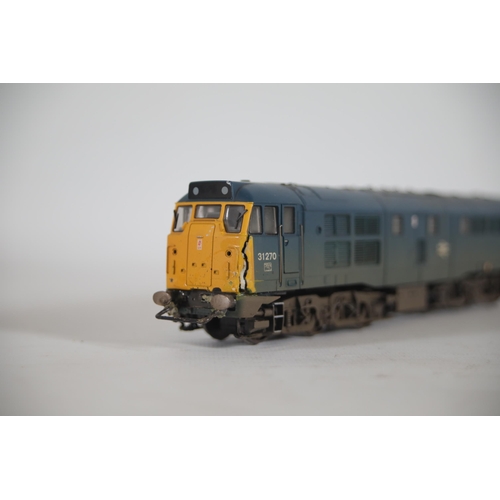 122 - Hornby Locomotive BR Class 31 31270 CoCo OO Gauge. Box is in average condition, Locomotive itself ha... 