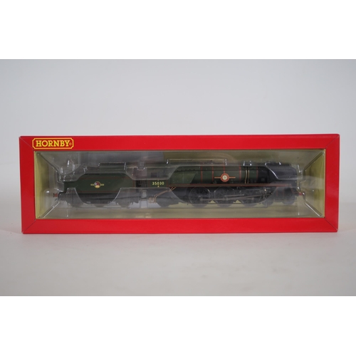 123 - Hornby late BR Merchant Navy Class Elder Dempster lines, 35030 oo Gauge, Tender driven in excellent ... 