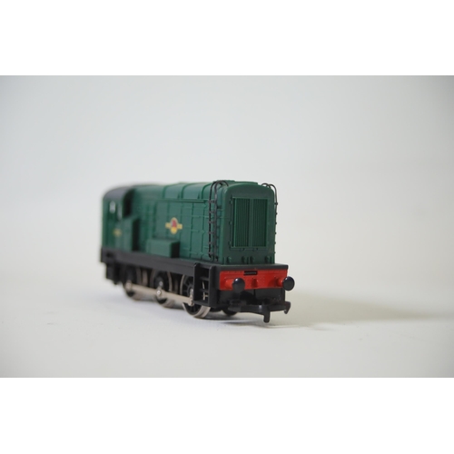 126 - Hornby BR Class 29 Bo Bo Diesel 6124, in part box with card cover. Unfortunately this Locomotive is ... 