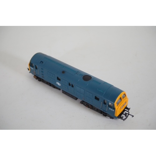 126 - Hornby BR Class 29 Bo Bo Diesel 6124, in part box with card cover. Unfortunately this Locomotive is ... 