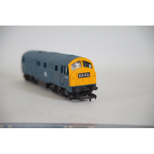 126 - Hornby BR Class 29 Bo Bo Diesel 6124, in part box with card cover. Unfortunately this Locomotive is ... 