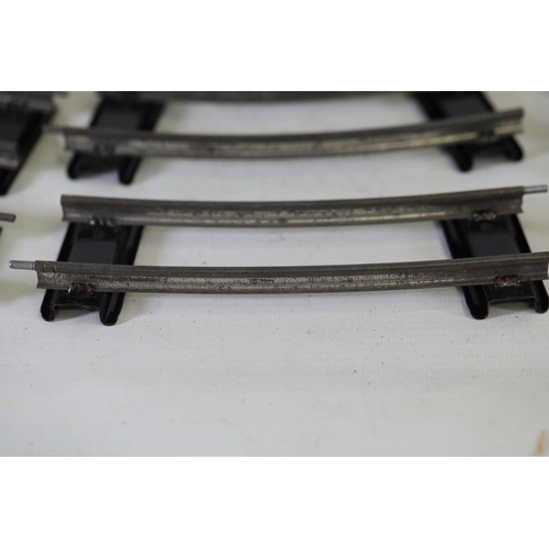 130 - Quality Used Track O Gauge - the track is of age, however, it remains in good condition.