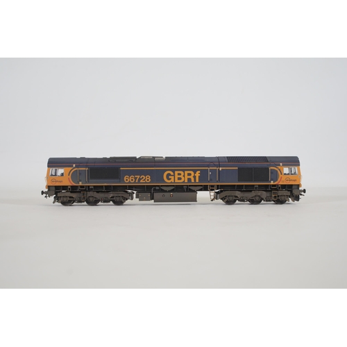 137 - Bachmann Class 66 66728 GBRF (Great British Rail Freight), 