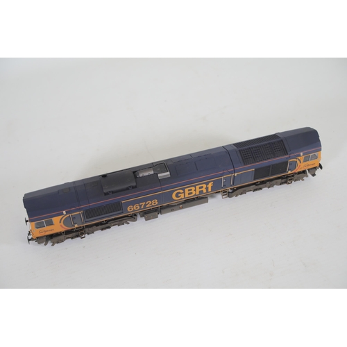 137 - Bachmann Class 66 66728 GBRF (Great British Rail Freight), 