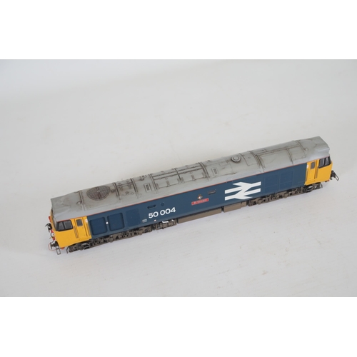 139 - Hornby 00 Gauge Locomotive and Box 50004 St Vincent 