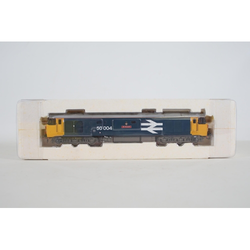 139 - Hornby 00 Gauge Locomotive and Box 50004 St Vincent 