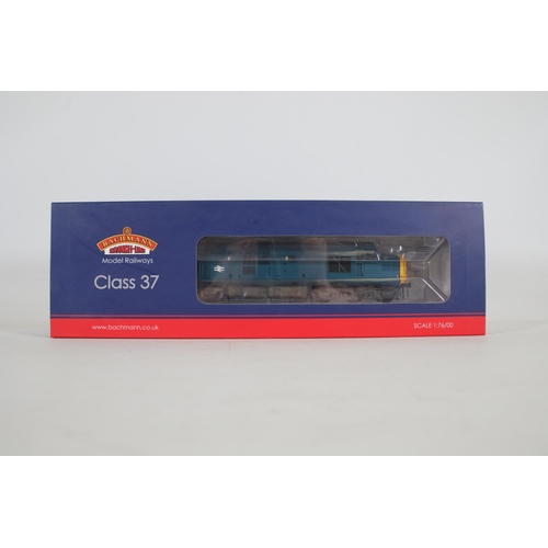 140 - Bachmann Class 37 37284 British Rail Blue Locomotive, Boxed OO Gauge. Both the Locomotive and box ap... 